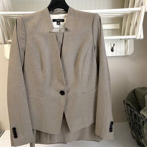 Ann Taylor Skirt Suit NWOT, 4P - Tan